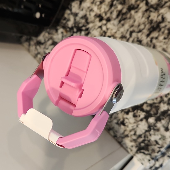 Stanley 24 oz. IceFlow Bottle with Flip Straw 2.0 – Mother's Day Collection - Picture 4 of 5